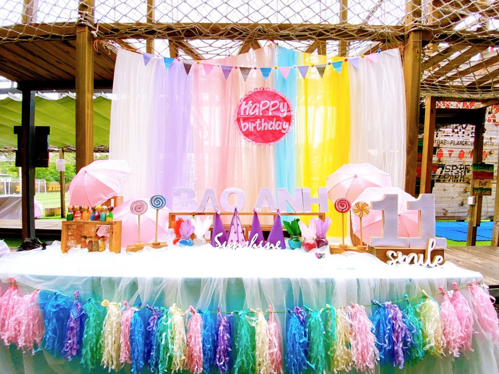 Tổ Chức Tiệc Sinh Nhật Sáng Tạo Ngoài Trời Tại Tinker Play – Không Gian Vận Động Gỗ Tự Nhiên Cho Trẻ Từ 2–15 Tuổi