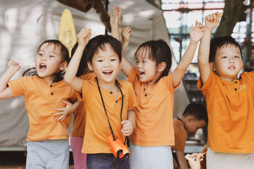 SẼ RA SAO KHI TRẺ BỊ CÔ LẬP VỚI CÁC HOẠT ĐỘNG NGOÀI TRỜI