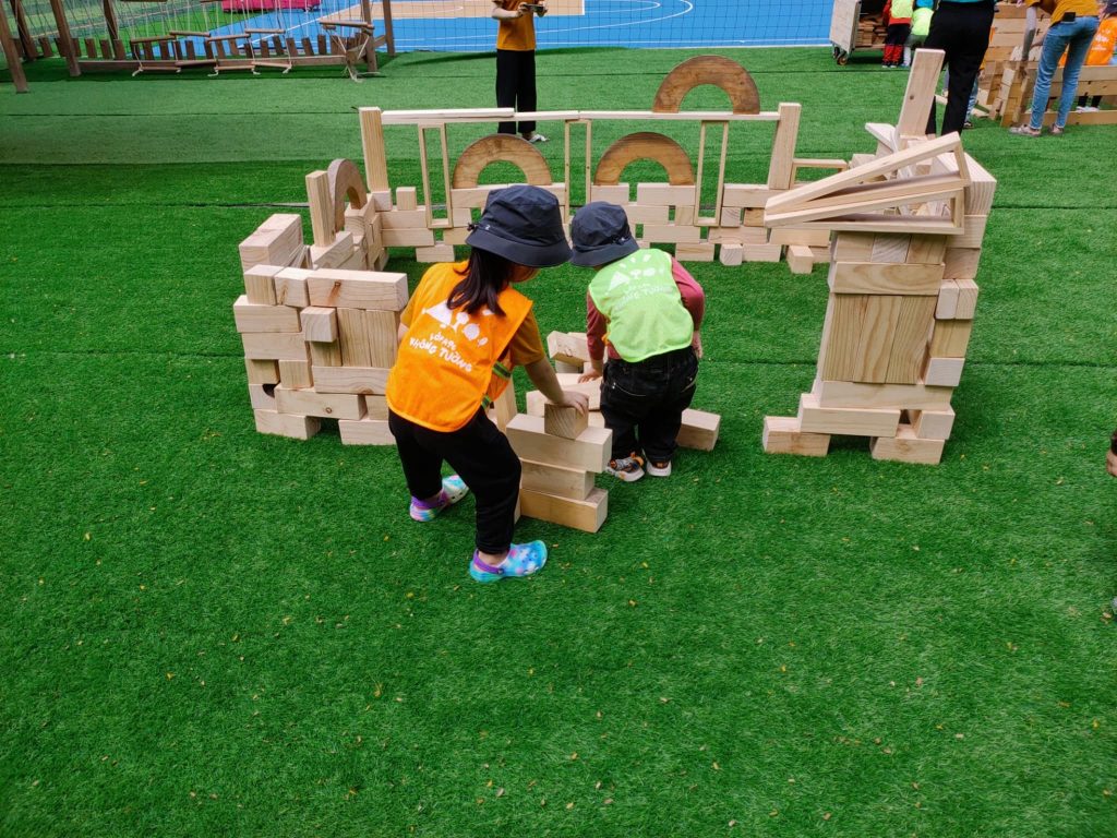 TINKER PLAY – SÂN CHƠI GỖ VÀ TRIẾT LÝ GIÁO DỤC SỚM REGGIO, STEINER, MONTESSORI
