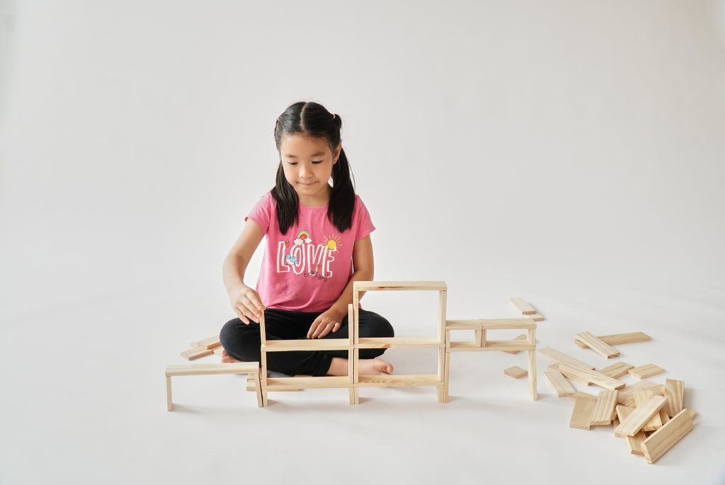 ĐỒ CHƠI BẰNG GỖ – THIẾT KẾ ĐƠN GIẢN, NUÔI DƯỠNG TRÍ TƯỞNG TƯỢNG CHO TRẺ NHỎ