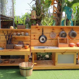 Bếp bùn - mud kitchen