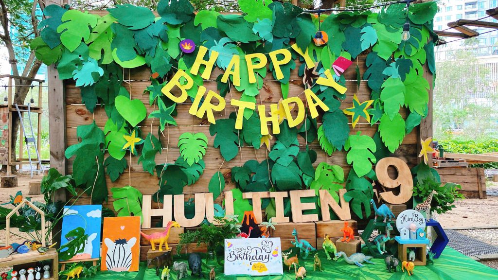 Tổ Chức Tiệc Sinh Nhật Sáng Tạo Ngoài Trời Tại Tinker Play – Không Gian Vận Động Gỗ Tự Nhiên Cho Trẻ Từ 2–15 Tuổi