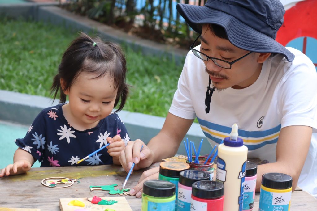 WORKSHOP THỦ CÔNG CỦA TINKER PLAY: NHÌN TÁC PHẨM “THÀNH HÌNH” SAU HÀNH TRÌNH KIÊN NHẪN VÀ SÁNG TẠO