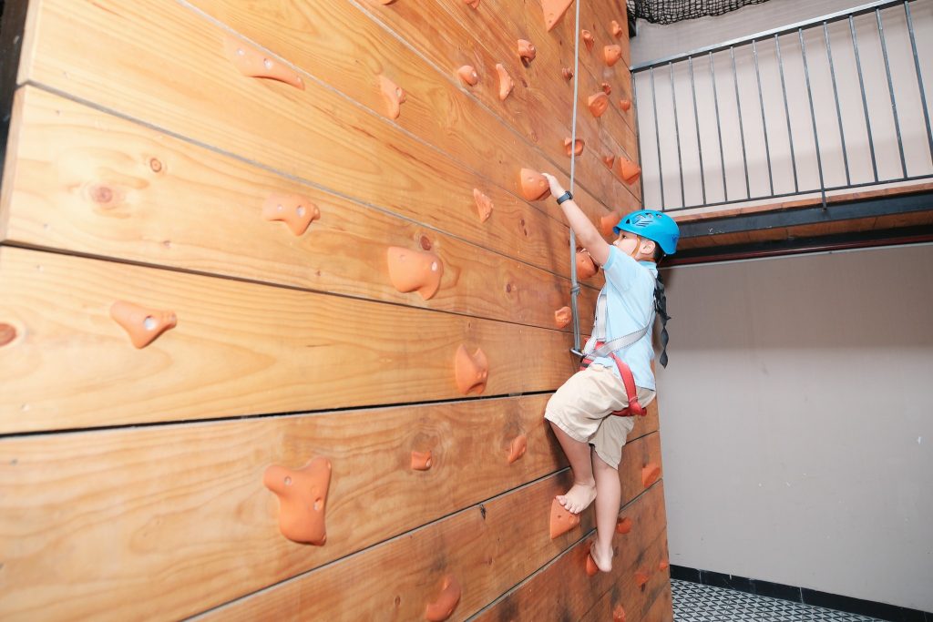 TINKER BOX – SÂN CHƠI GỖ TRONG NHÀ VỚI HỆ VẬN ĐỘNG LEO TRÈO ĐỘC ĐÁO CAO 5 TẦNG TẠI TP. HỒ CHÍ MINH