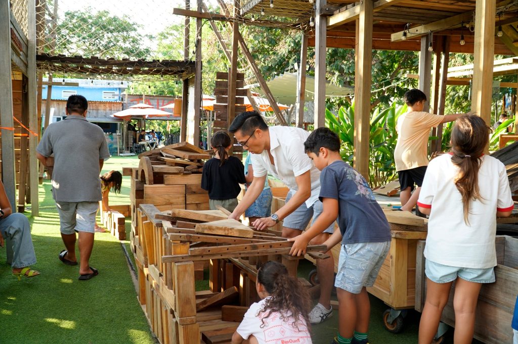 TINKER PLAY – SÂN CHƠI GỖ NGOÀI TRỜI VỚI HỆ VẬN ĐỘNG LEO TRÈO ĐỘC NHẤT TẠI TP. HỒ CHÍ MINH